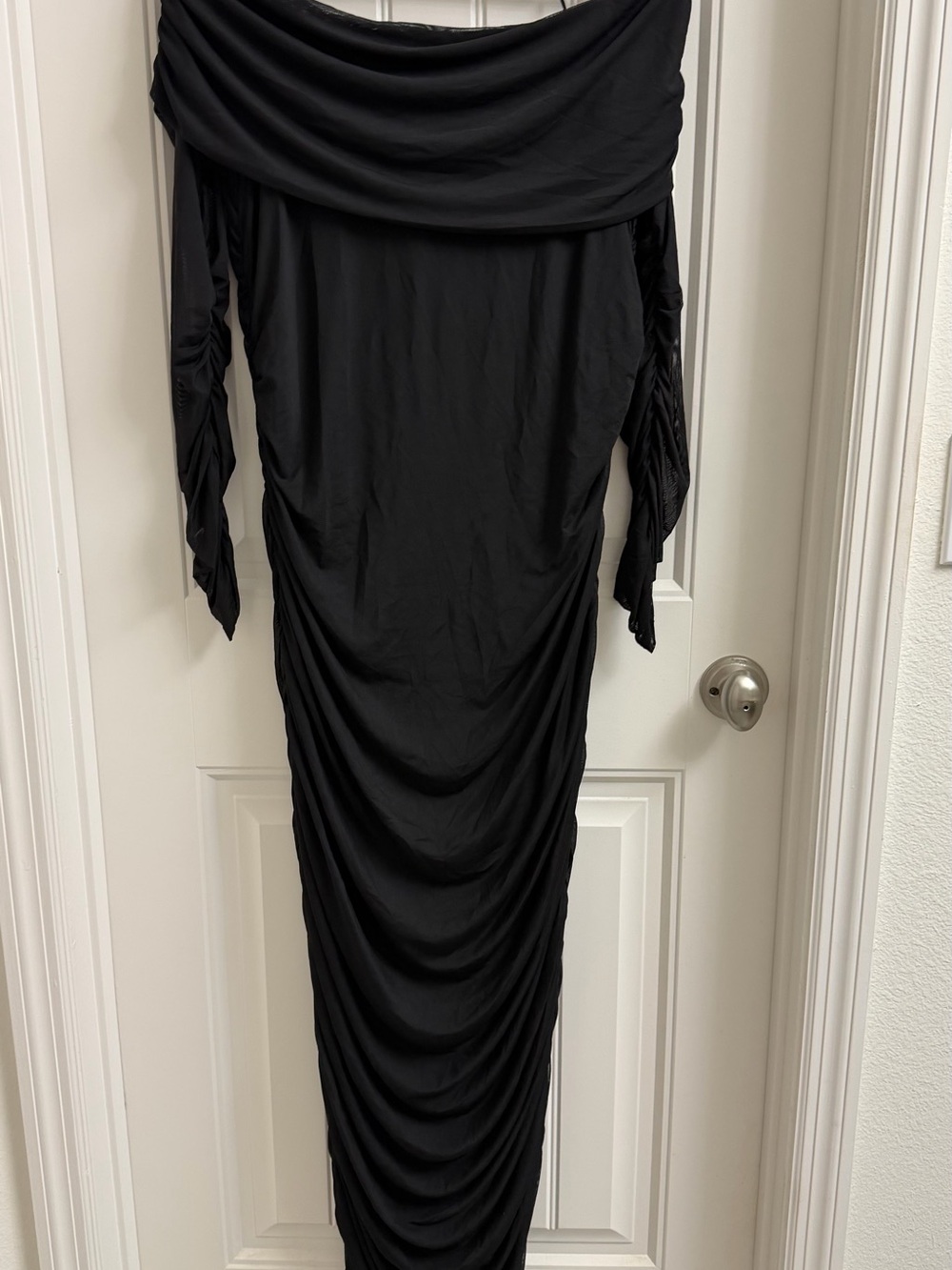 Elegant Black Off-Shoulder Ruched Women’s Dress - Picture 2 of 10